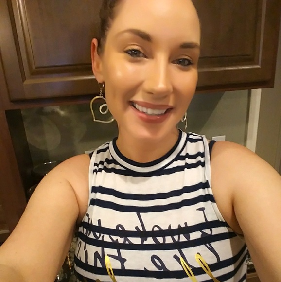 Meet your Posher, Melissa - Picture 1 of 1